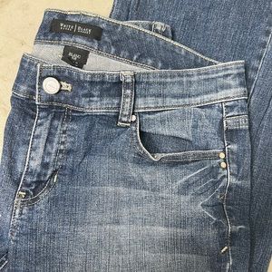 White House Black Market Blanc Flare Jeans 6R Stretch